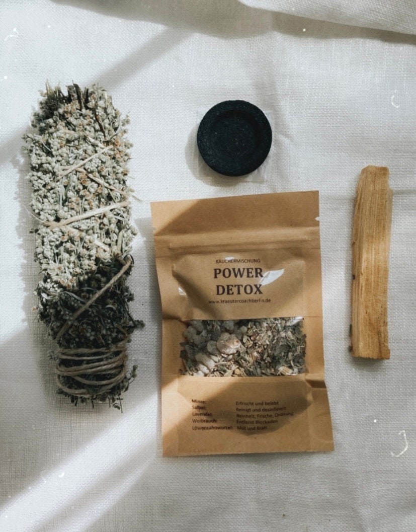 Räucherset zur energetischen Hausreinigung – mit Kräutermischung, Räucherbündel, Palo Santo & Kohle für Klarheit, Frische & Neuanfang.