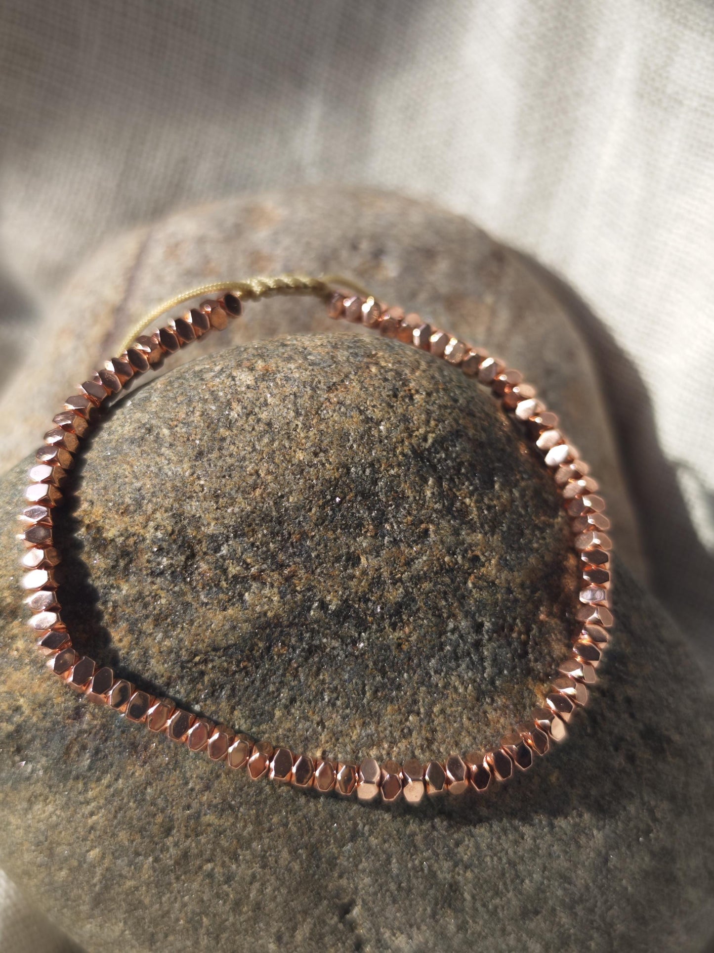 Zartrosa Hämatit-Armband – Eleganz & Energie in einem Schmuckstück