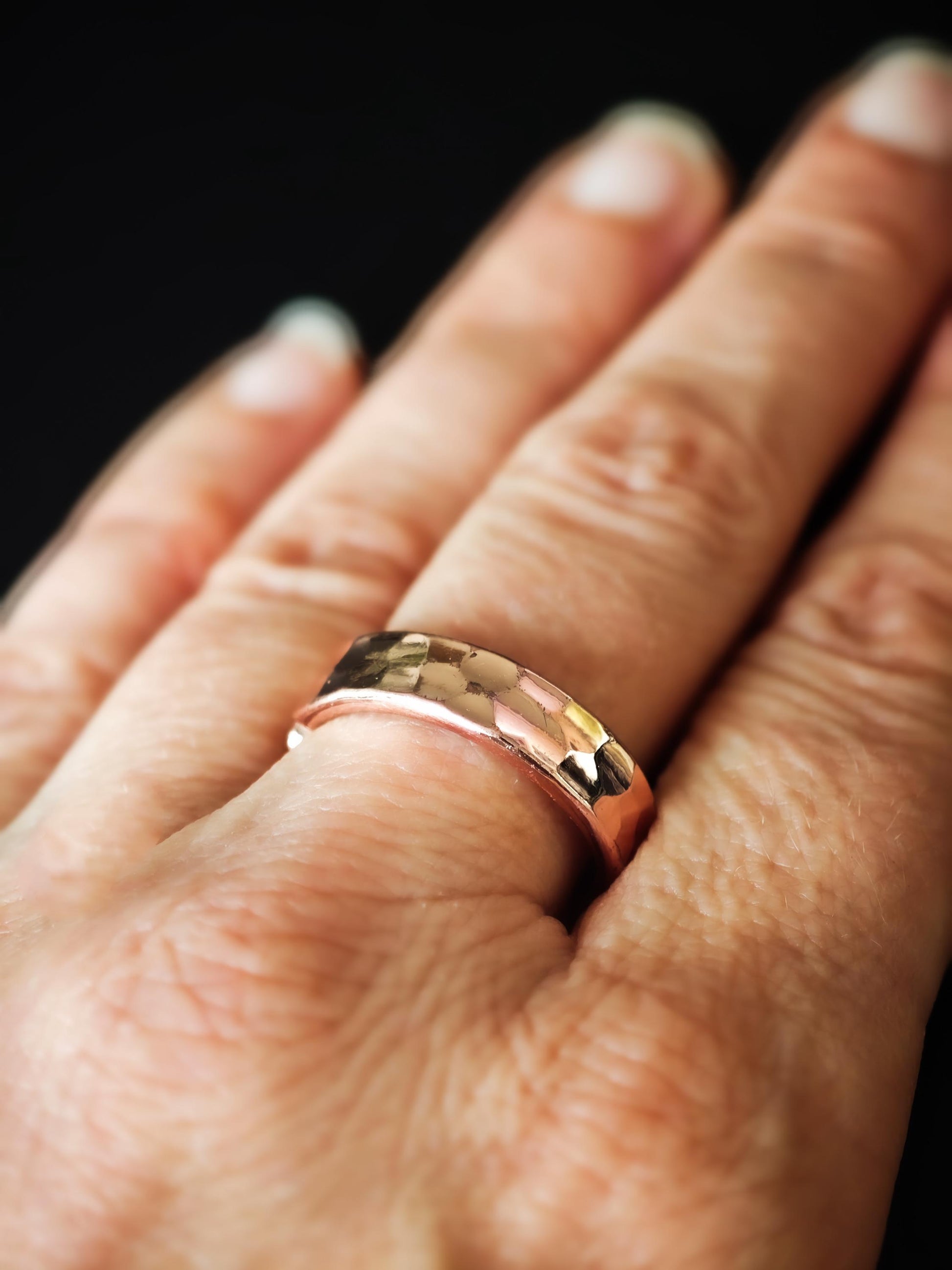 Natürlicher Kupferschmuck mit gesundheitlicher Tradition – inspiriert von ayurvedischer Heilkunst & spiritueller Wirkung.