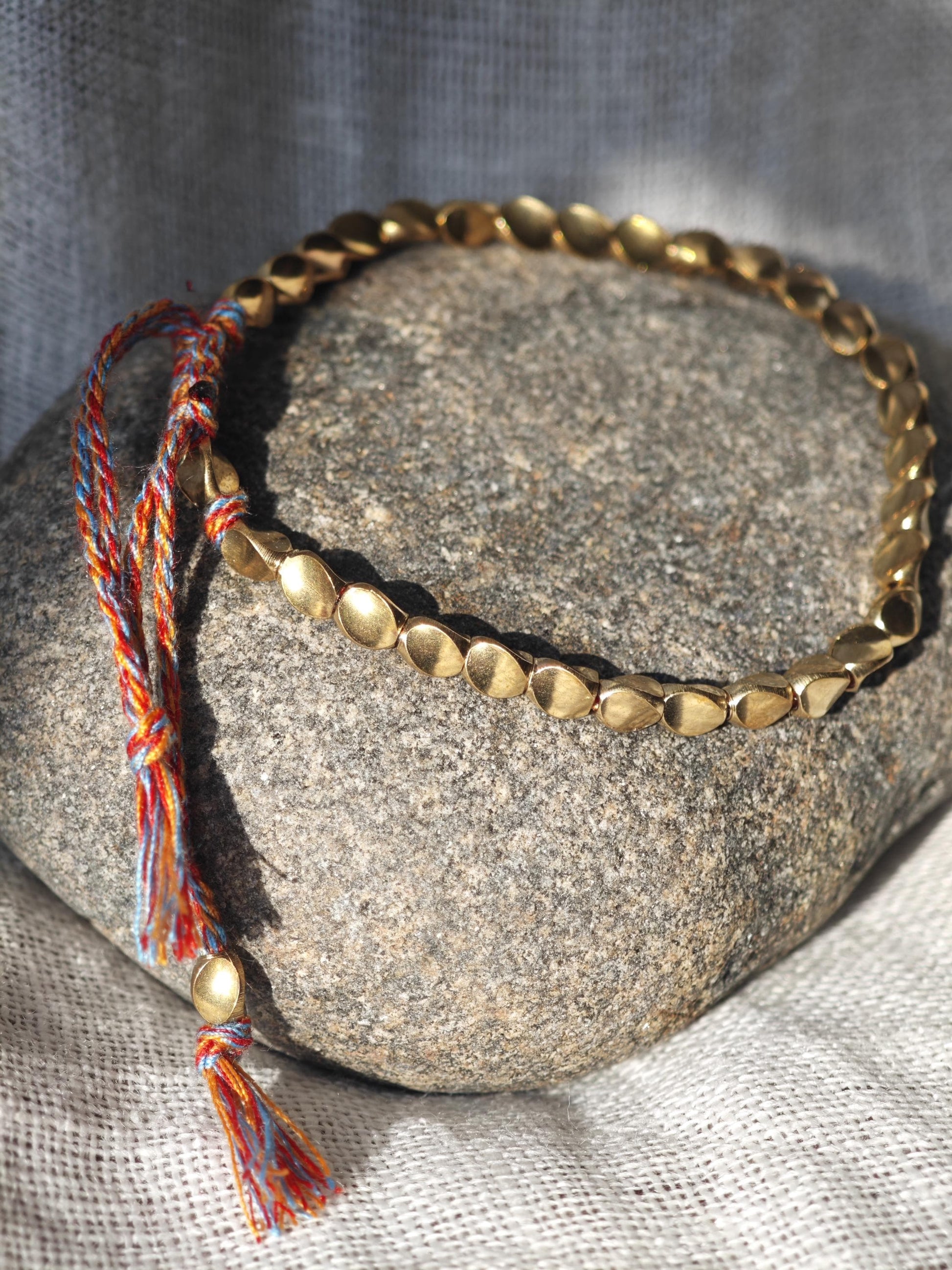 Kupferarmband für positive Energie und Balance – spiritueller Schmuck für Yoga, Meditation und innere Ruhe.